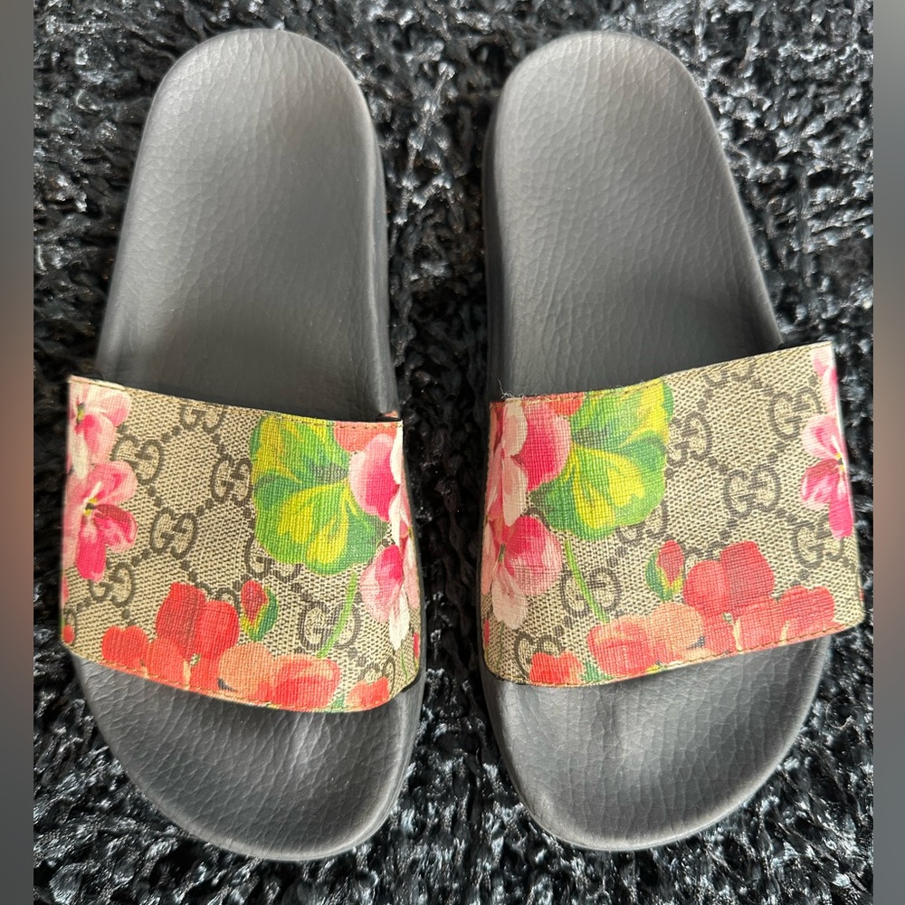 Women’s Gucci GG Blooms Supreme Slide Sandals Size 36